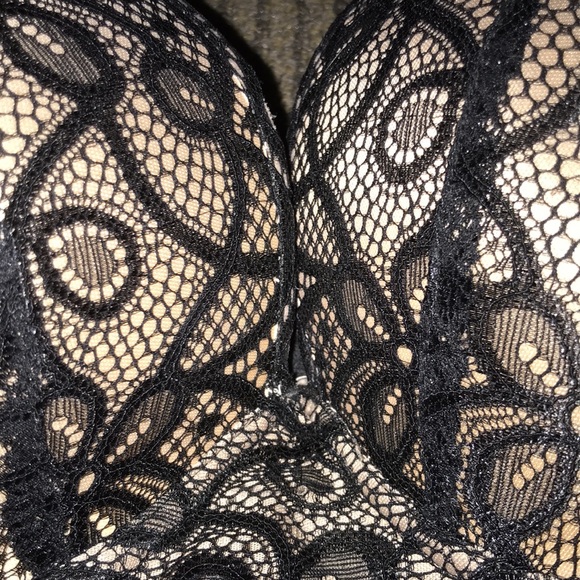 Unique Lace Bra - Picture 4 of 10